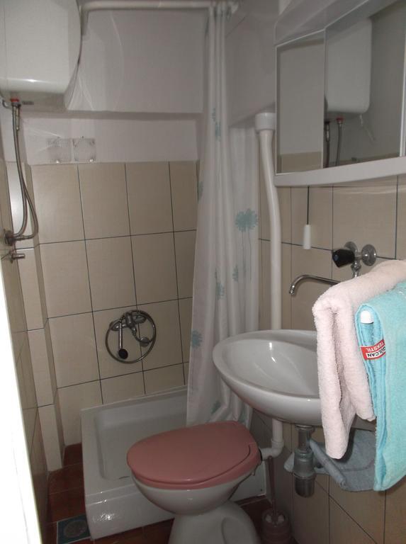 Neda Apartment Murter Eksteriør billede